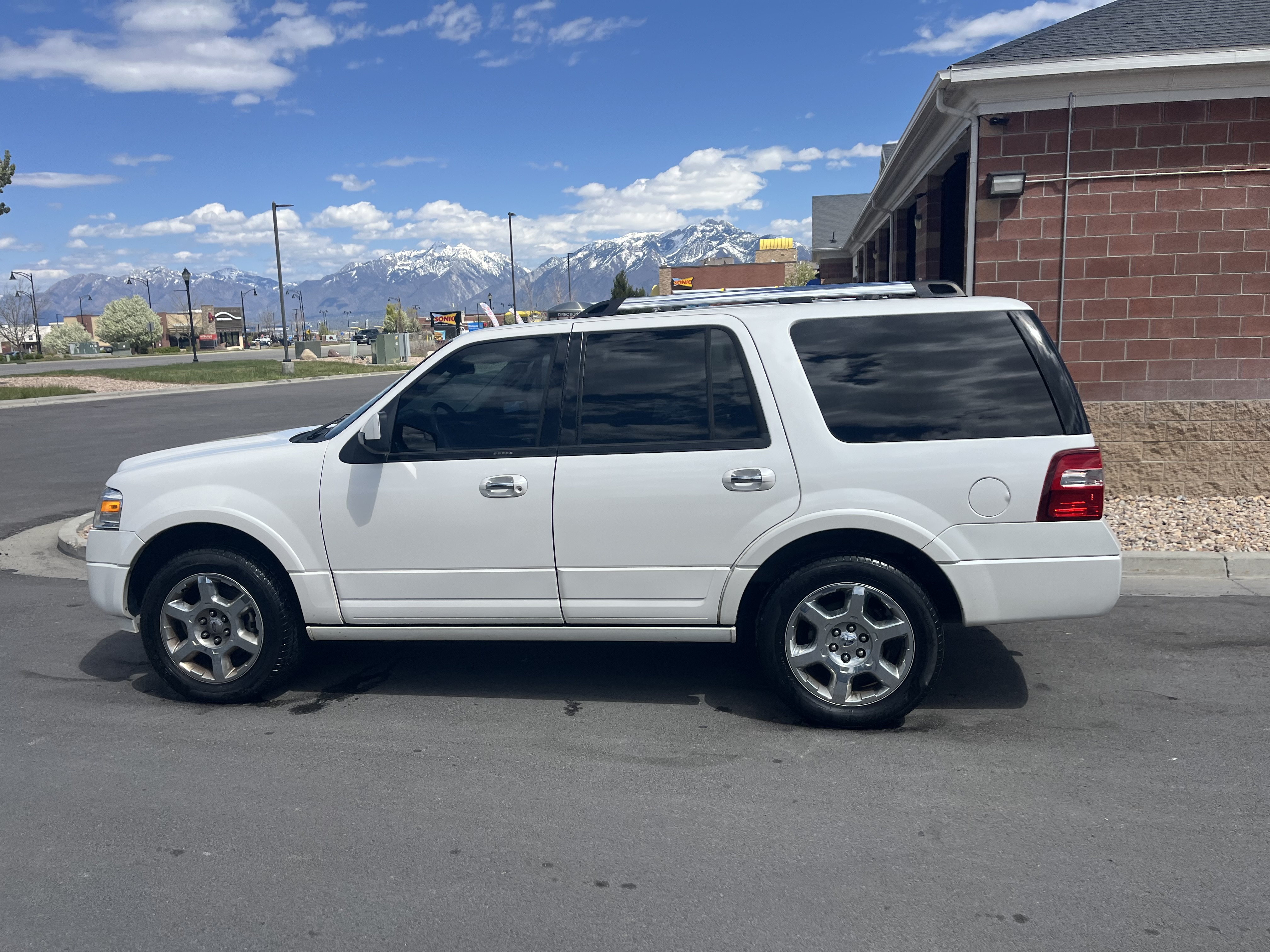 Used 2013 Ford Expedition Limited RWD image 21