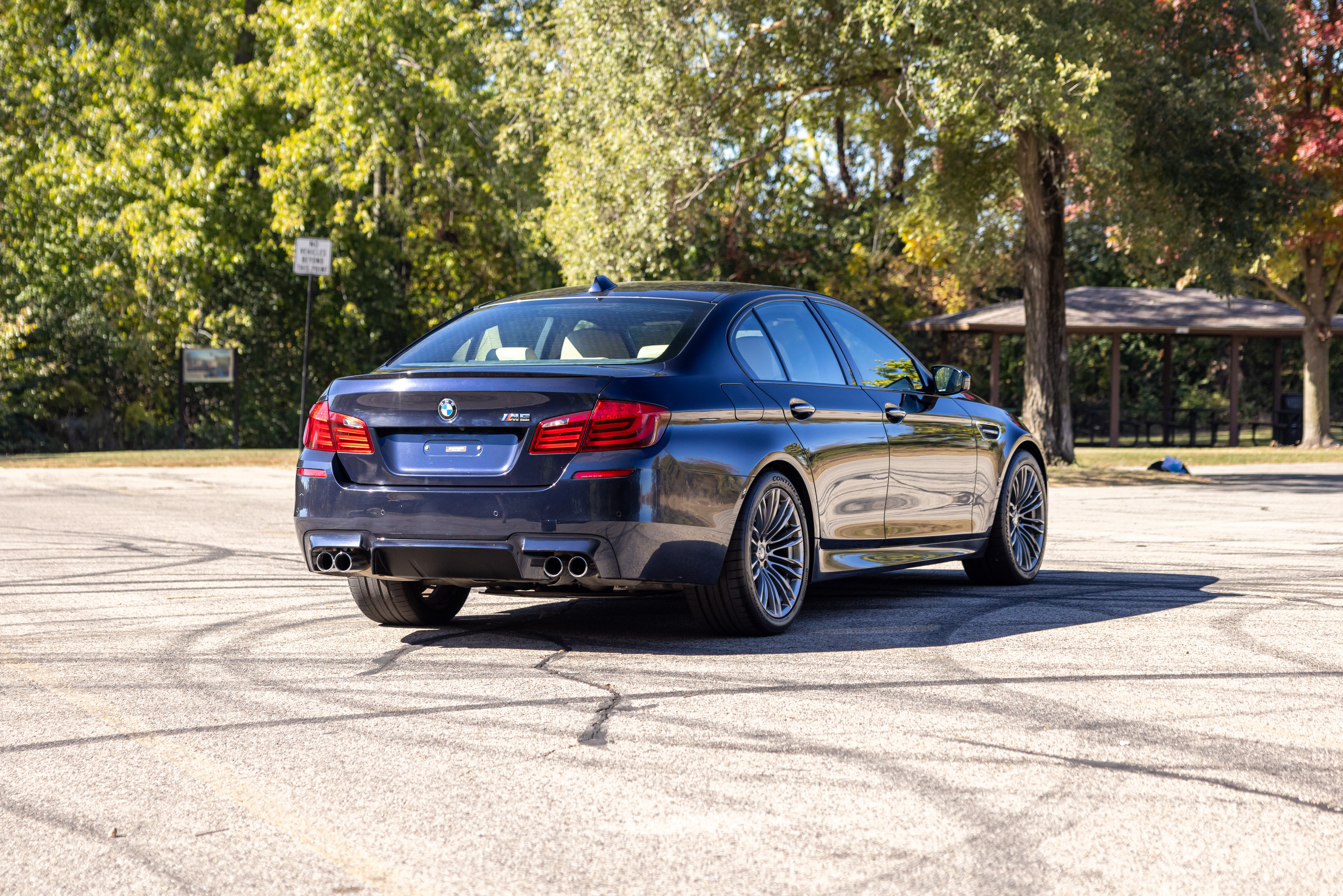 Used 2013 BMW M5 RWD image 12