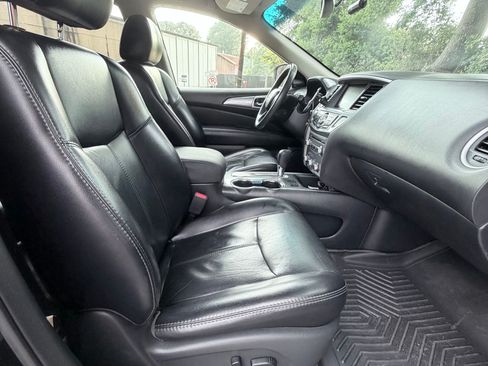 Used 2018 Nissan Pathfinder SL FWD image 10