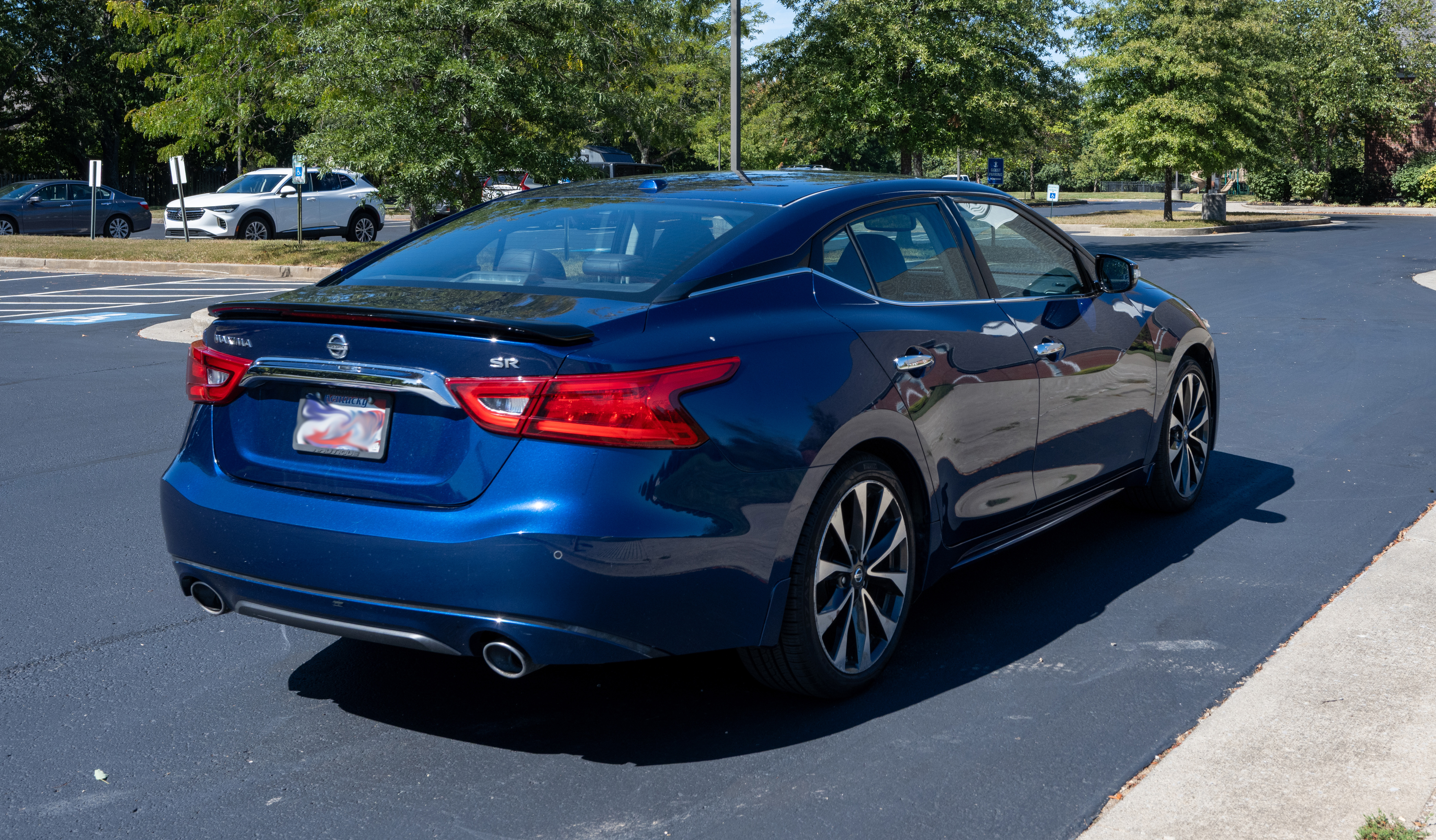 Used 2016 Nissan Maxima SR FWD image 9