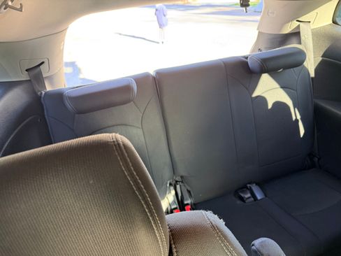 Used 2014 Chevrolet Traverse LT image 4