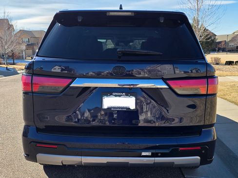 Used 2023 Toyota Sequoia Limited image 5