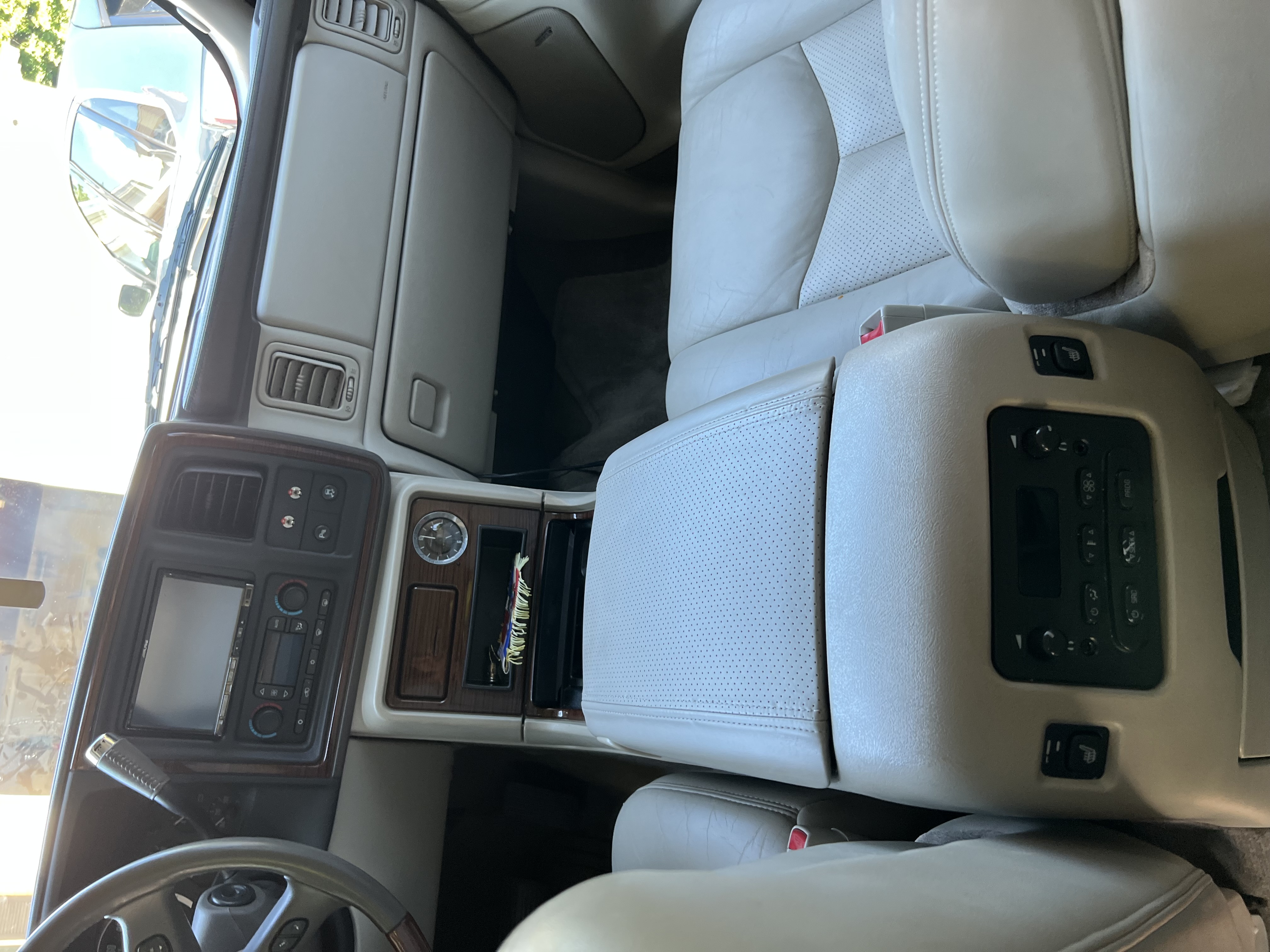 Used 2004 Cadillac Escalade AWD image 14