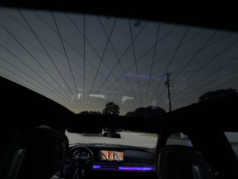 Used 2023 BMW 760i xDrive w/ Executive Package image 16