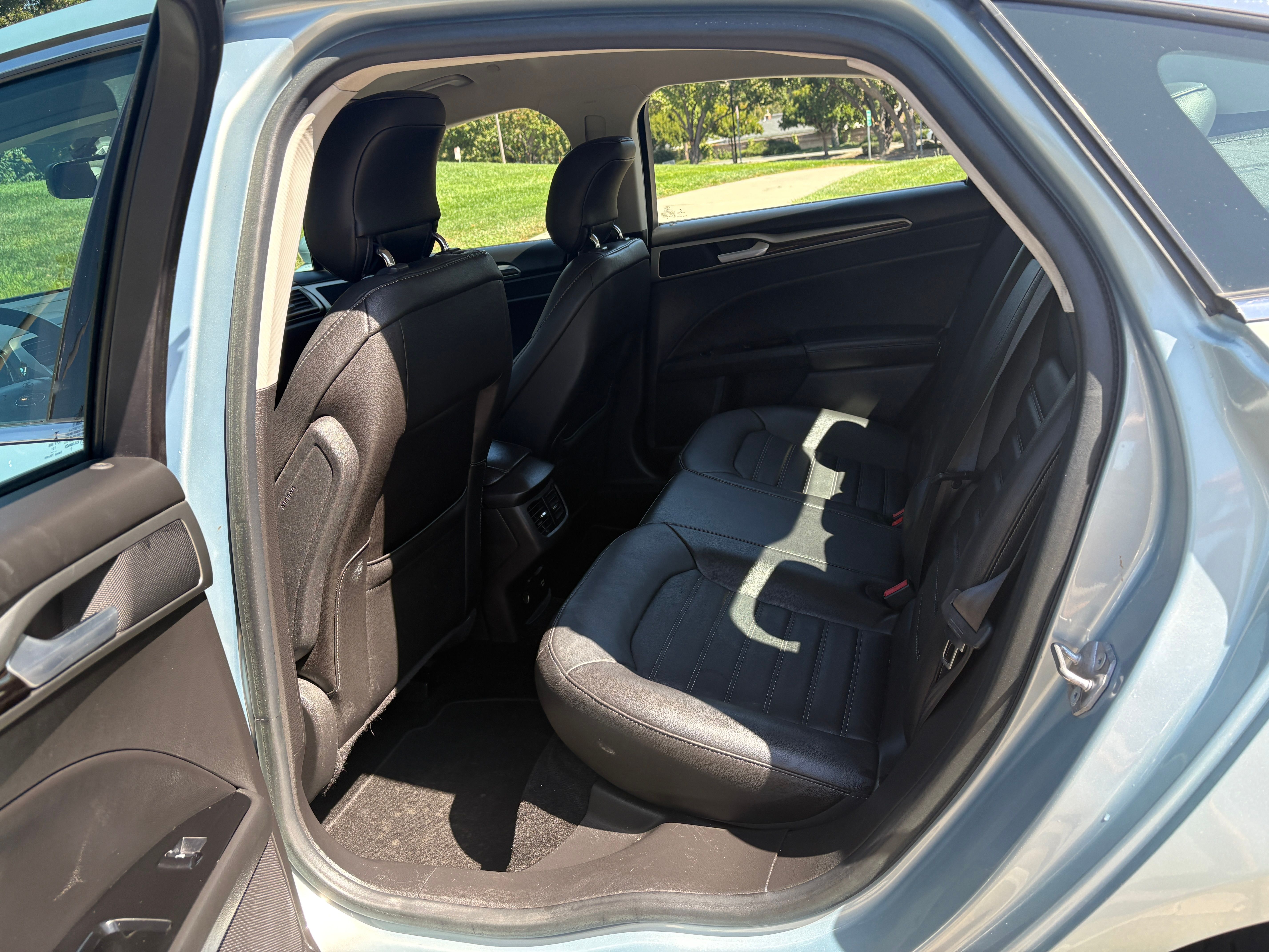 Used 2014 Ford Fusion SE FWD image 10