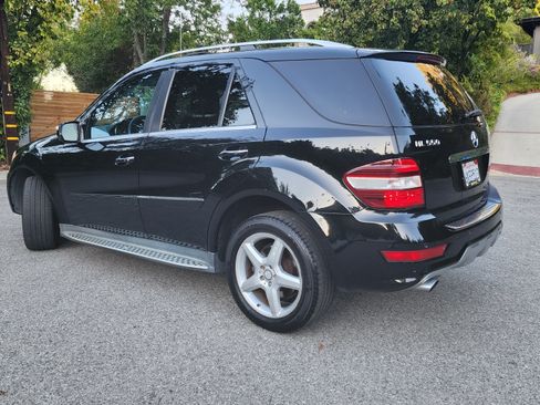 Used 2010 Mercedes-Benz ML 550 4MATIC image 2