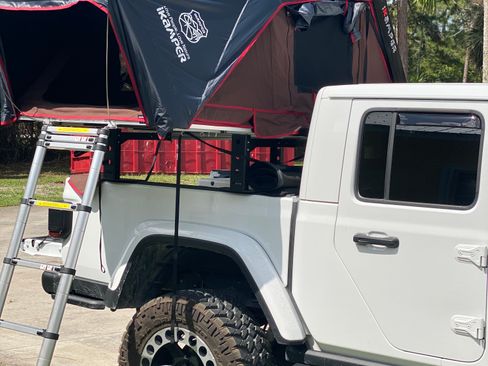 Used 2021 Jeep Gladiator Rubicon image 11