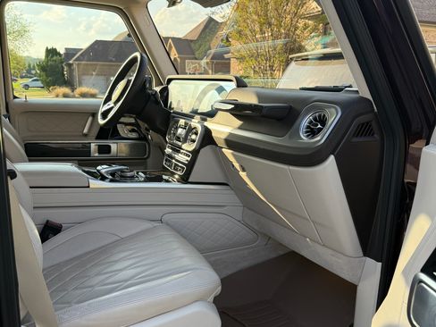 Used 2023 Mercedes-Benz G 550 image 23