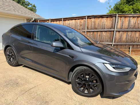 Used 2023 Tesla Model X AWD/4WD image 2