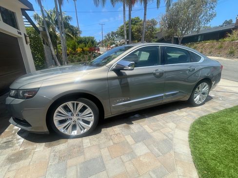 Used 2017 Chevrolet Impala Premier w/ Enhanced Convenience Package FWD image 2
