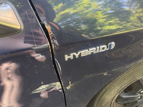 Used 2012 Toyota Prius Two w/ Preferred Accessory Pkg FWD image 8