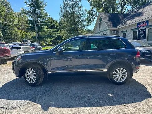 Used 2012 Volkswagen Touareg Sport AWD/4WD image 16