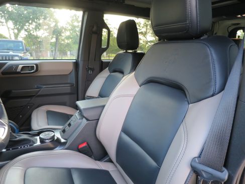Used 2024 Ford Bronco Wildtrak AWD/4WD image 11