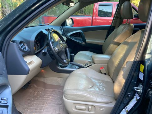 Used 2011 Toyota RAV4 Limited image 5