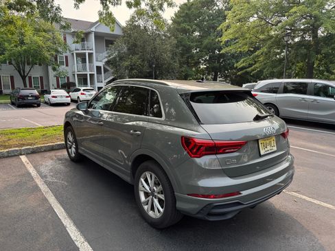Used 2025 Audi Q3 2.0T Premium w/ Convenience Package AWD/4WD image 4