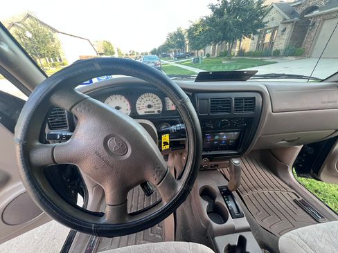 Used 2002 Toyota Tacoma PreRunner RWD image 11
