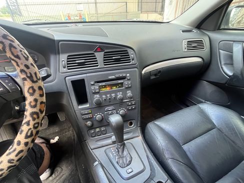 Used 2002 Volvo S60 T5 image 1