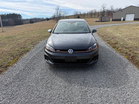 Used 2018 Volkswagen GTI SE image 10
