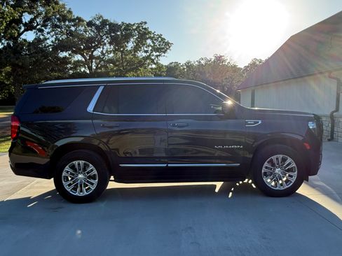 Used 2024 GMC Yukon SLT w/ SLT Luxury Package RWD image 8