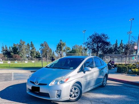 Used 2011 Toyota Prius Four image 4