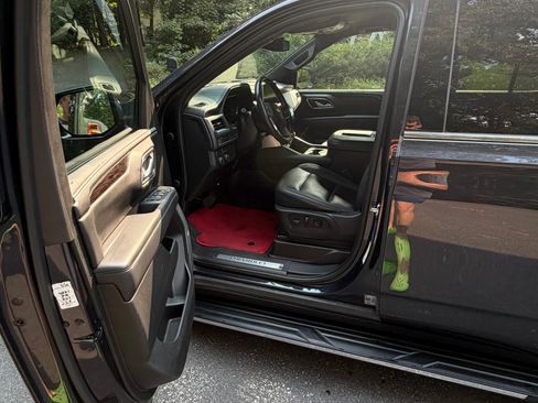 Used 2023 Chevrolet Tahoe LT RWD image 15