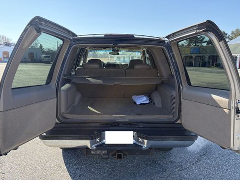 Used 1999 Chevrolet Tahoe Z71 w/ Preferred Equipment Group image 8