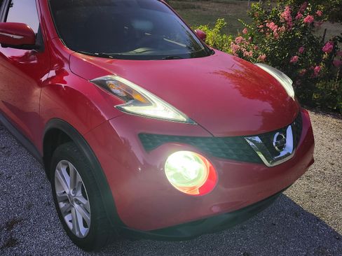 Used 2015 Nissan Juke SV w/ Technology Package image 14