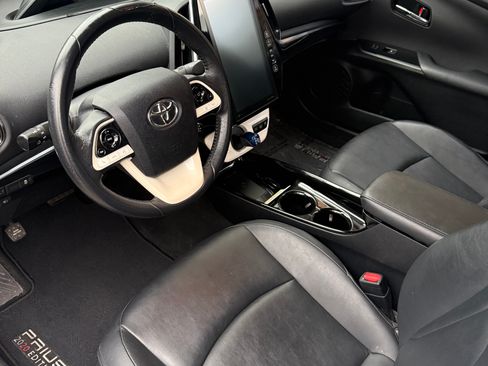 Used 2017 Toyota Prius Prime Premium FWD image 13