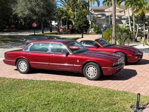 Used 2000 Jaguar XJ Vanden Plas image 28