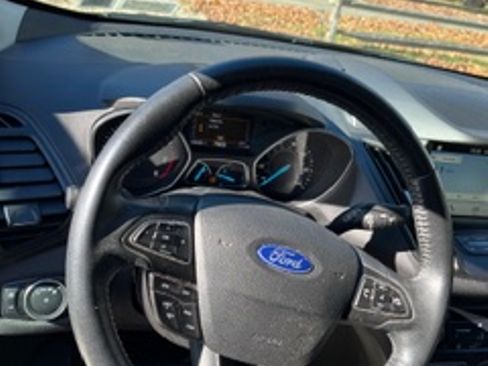 Used 2019 Ford Escape SEL image 11