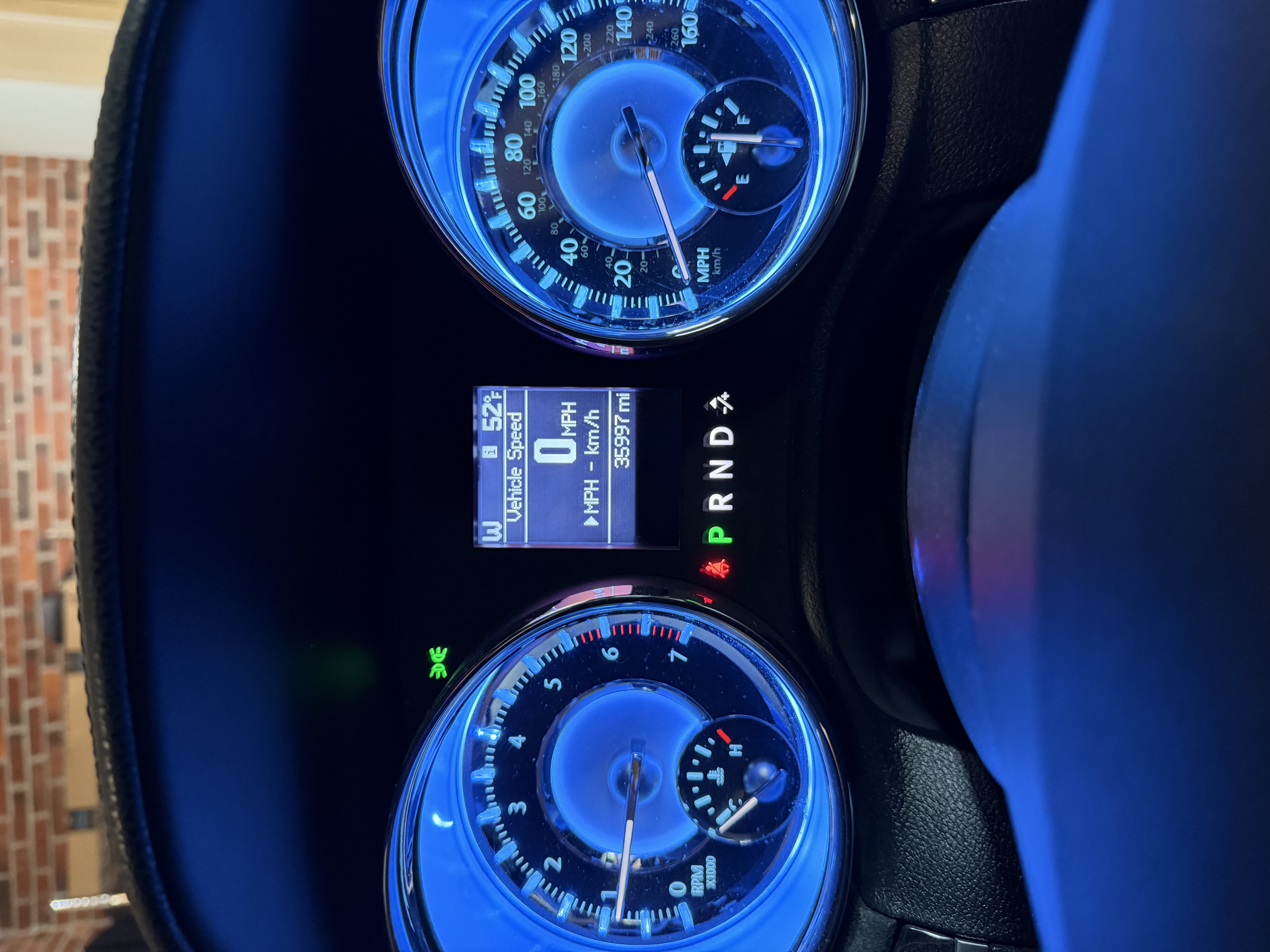 Used 2011 Chrysler 300 C RWD image 5