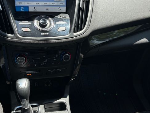 Used 2017 Ford Escape Titanium FWD image 15