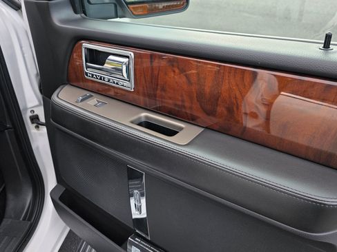 Used 2013 Lincoln Navigator 2WD w/ HD Trailer Tow Pkg image 15