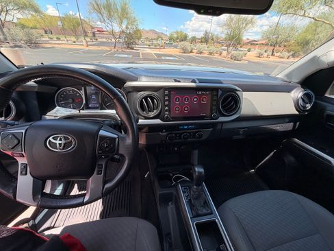 Used 2021 Toyota Tacoma SR5 RWD image 22