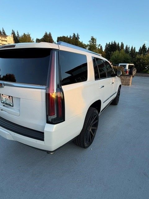 Used 2016 Cadillac Escalade Premium AWD/4WD image 6