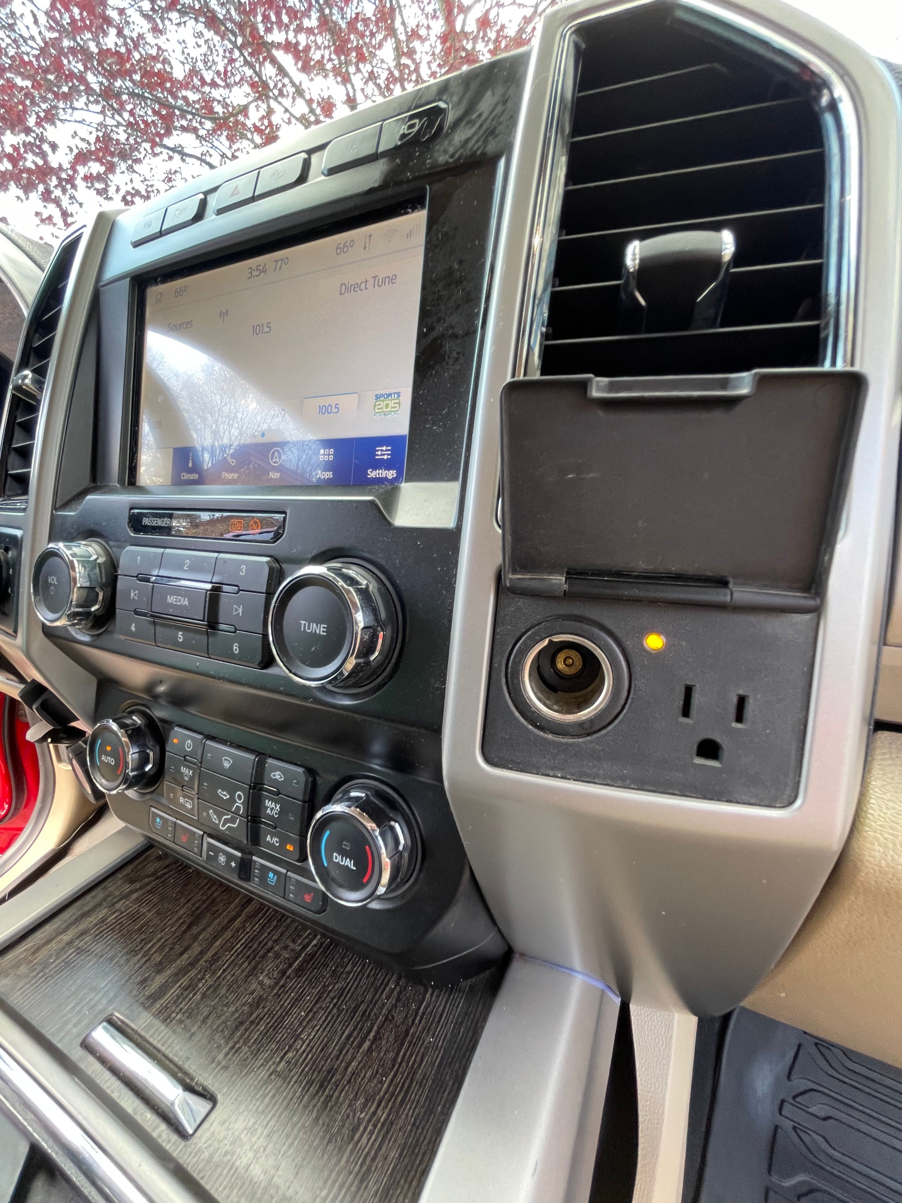 Used 2020 Ford F350 Lariat w/ Lariat Value Package AWD/4WD image 29