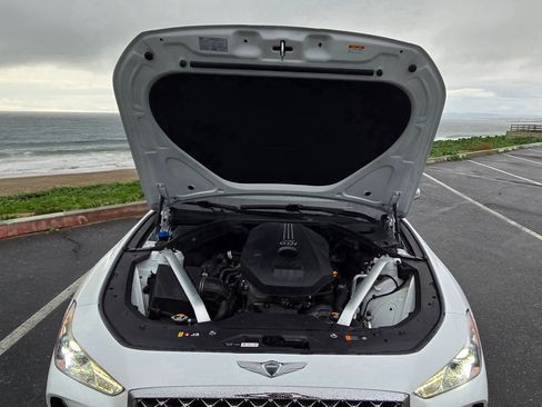 Used 2021 Genesis G70 2.0T Sport image 11