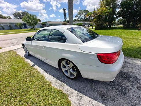 Used 2011 BMW 328i Convertible image 5