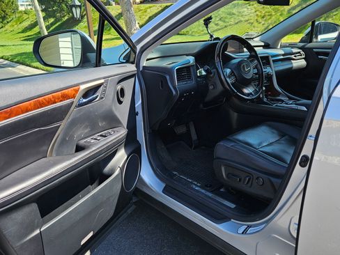 Used 2019 Lexus RX 450hL Premium w/ Premium Package AWD/4WD image 13
