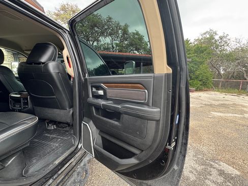 Used 2022 RAM 5500 Laramie AWD/4WD image 30