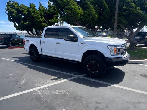 Used 2018 Ford F150 XLT w/ Equipment Group 302A Luxury AWD/4WD image 14