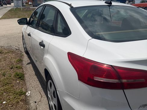 Used 2015 Ford Focus S FWD image 6