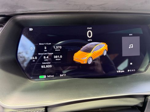 Used 2018 Tesla Model X 75D image 10