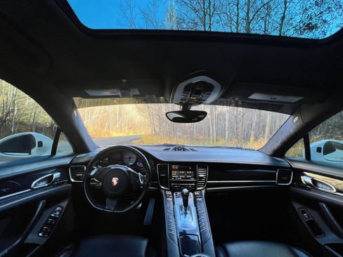 Used 2013 Porsche Panamera GTS image 15