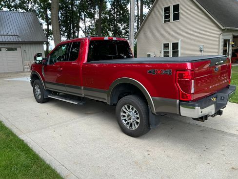 Used 2022 Ford F250 Lariat w/ Lariat Value Package AWD/4WD image 5
