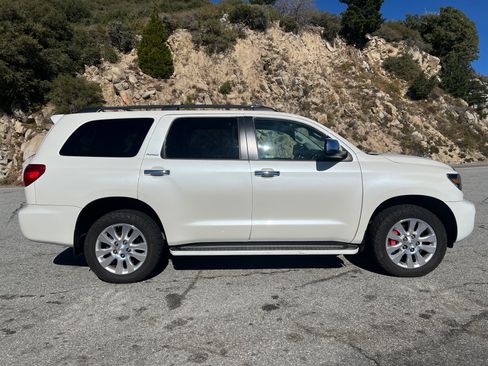Used 2013 Toyota Sequoia Platinum image 6