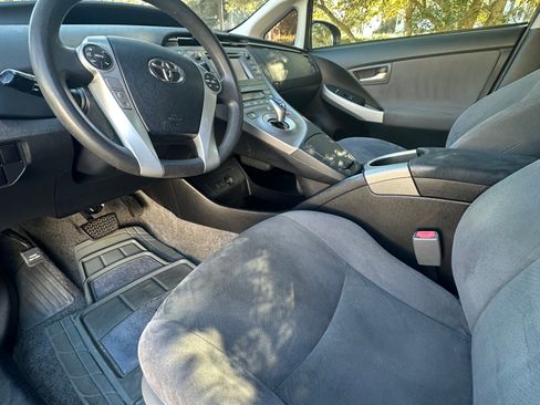 Used 2015 Toyota Prius Four image 15
