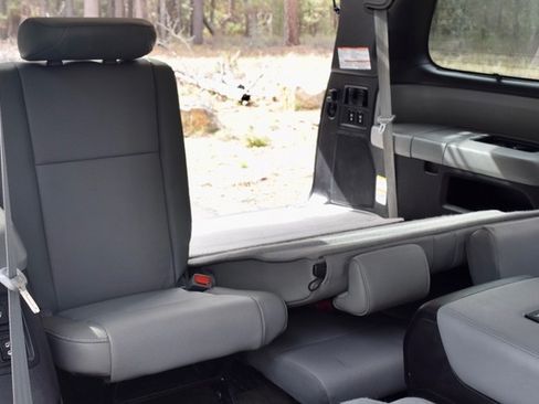 Used 2018 Toyota Sequoia Platinum image 16