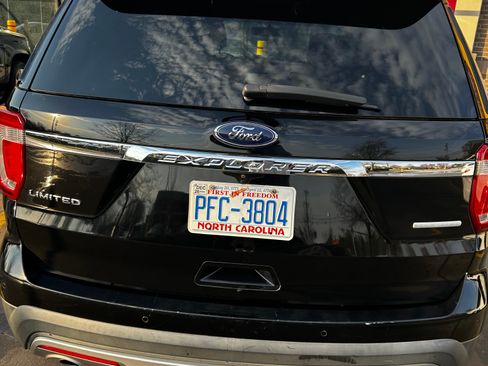 Used 2016 Ford Explorer Limited image 17