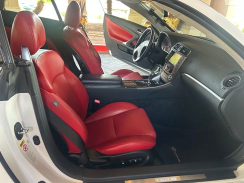 Used 2015 Lexus IS 350C w/ Luxury Package RWD image 16